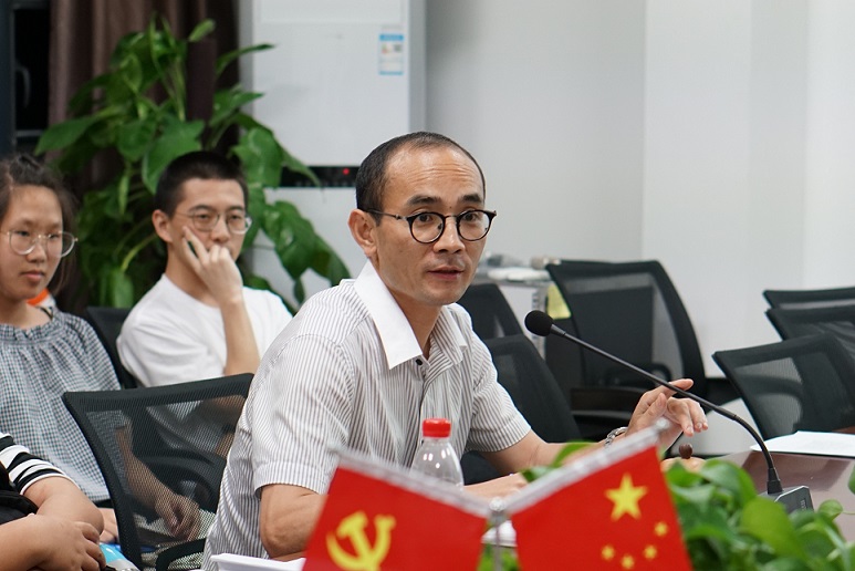 青年学术论坛照片3